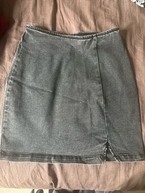 High-Waist Gray/Black Denim Skirt